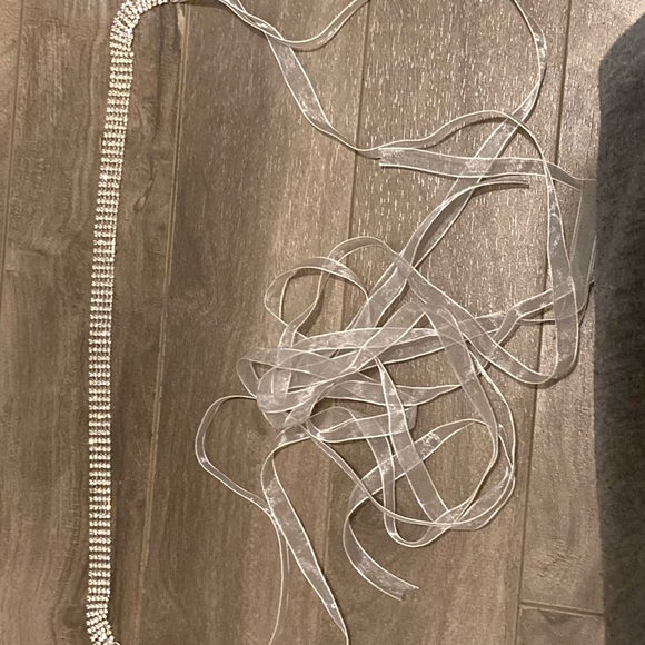 Bejeweled waist chain with tulle straps - Picture 1 of 2